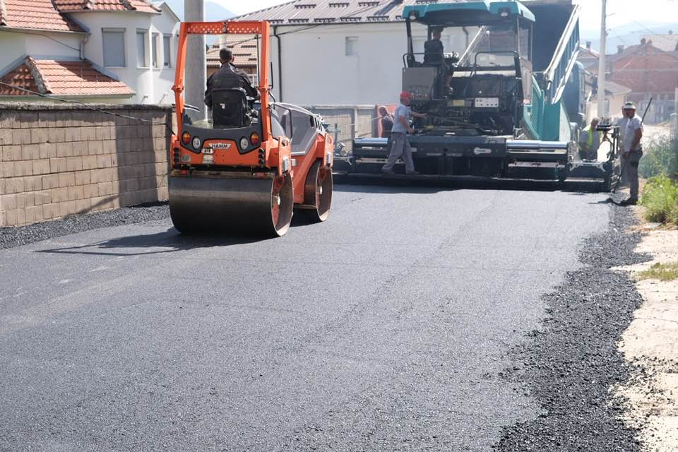 Започна асфалтирањето на патот Дебреш – Здуње
